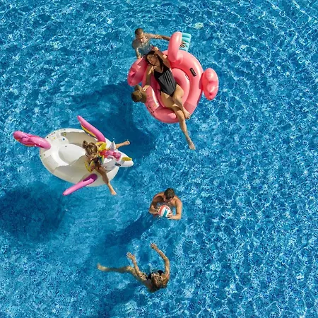 Prestige Grand & Aquapark غولدن ساندز