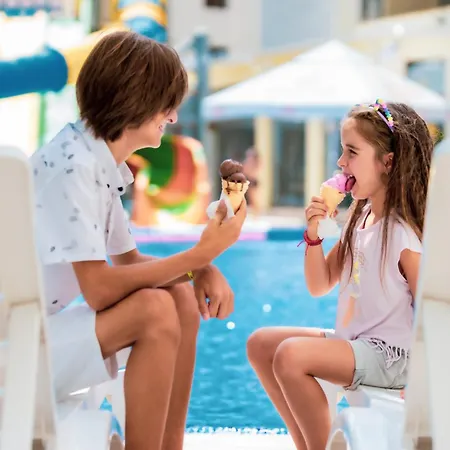 Prestige Grand & Aquapark غولدن ساندز