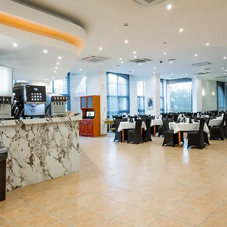 Prestige Grand & Aquapark غولدن ساندز