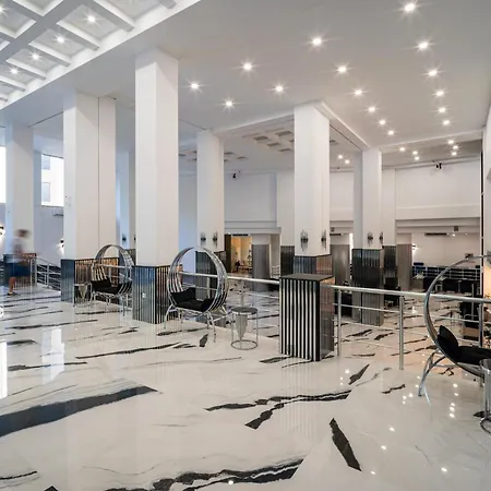 Prestige Grand & Aquapark فندق