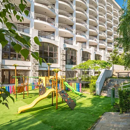 Prestige Grand & Aquapark 4* Golden Sands